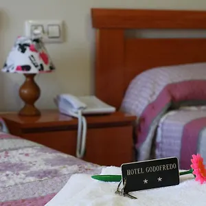 https://hotel-godofredo.besthotelstoledo.com